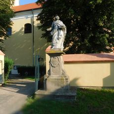 Socha svatého Ondřeje u kostela v Pavlovicích