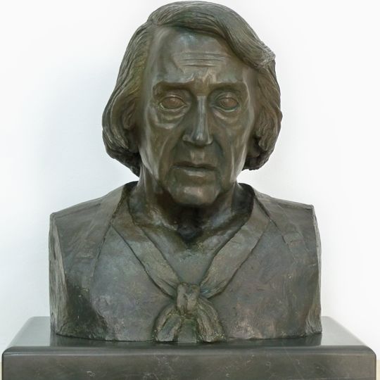 Busto conmemorativo a María Zambrano