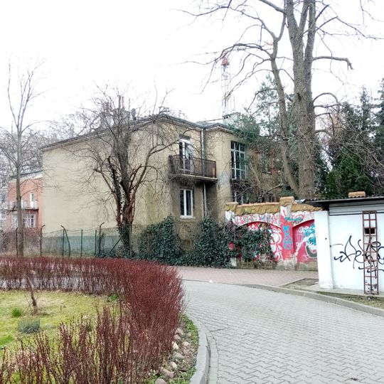 Dom przy ulicy Domaniewskiej 12