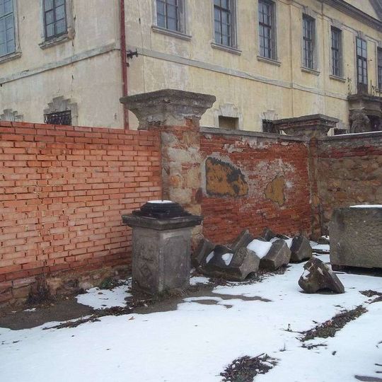 Kříž v Křimicích u zámku