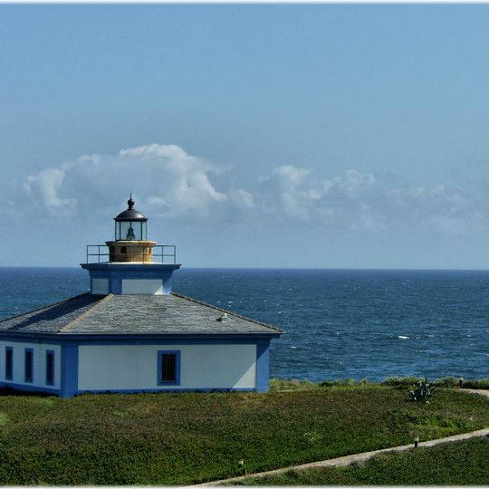 Isla Pancha old lighthouse