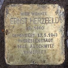 Stolperstein en memoria de Ernst Herzfeld