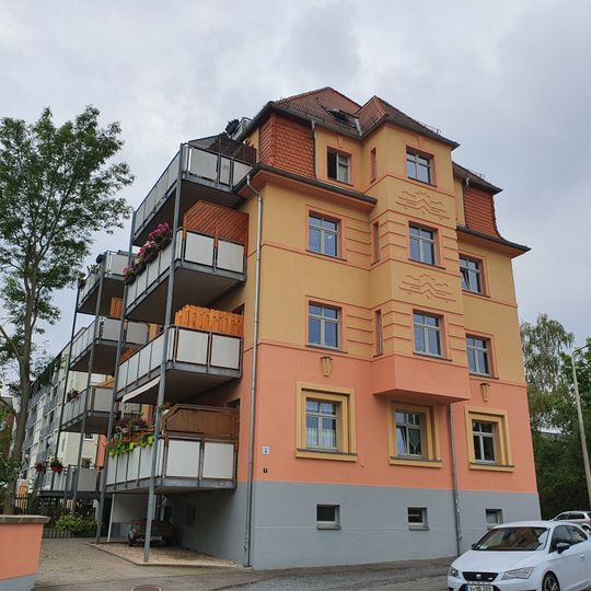 Mietshaus in halboffener Bebauung, Teil eines Doppelmietshauses Konradstraße 7
