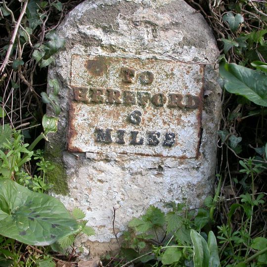 Milestone, Venn's Green; 230m N Holbatch turn 50m N The Saltbox