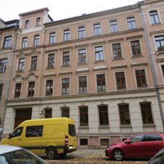 Mietshaus in geschlossener Bebauung Schloßplatz 9