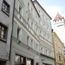 Wohn- und Geschäftshaus