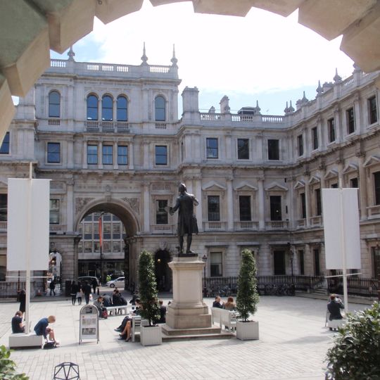 The Learned Societies, Forecourt Buildings To Burlington House