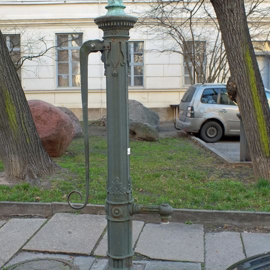 Handschwengelpumpe Lortzingstraße