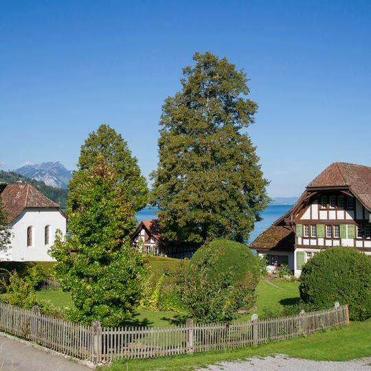 Reformierte Kirche mit Pfarrhaus