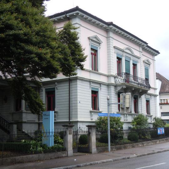 Villa Gubelmann mit ehemaligem Ökonomiegebäude