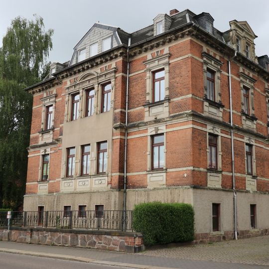 Villa Straße der Deutschen Einheit 9