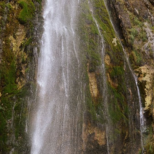 Grunas Waterfall