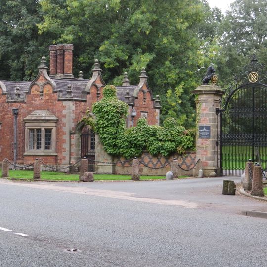 Dorfold Hall Lodge and entrance gates