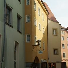 Wohn- und Geschäftshaus