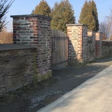 Friedhofsmauer Mechelgrüner Straße