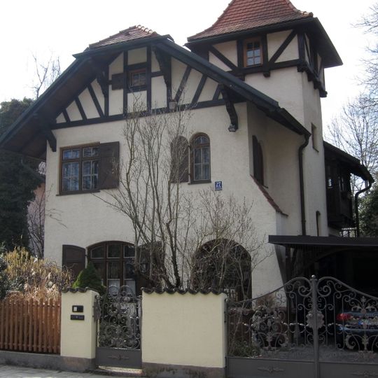Fritz-Reuter-Straße 27