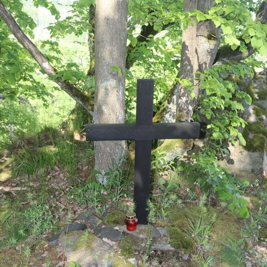 Dřevěný kříž u rozcestí severně od Glorietu