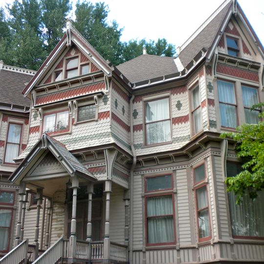 Gov. Lloyd Crow Stark House and Carriage House
