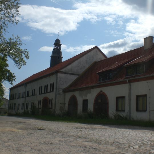 Stajnia, ob. spichrz