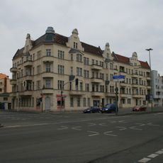 Mietshausgruppe Scharnweberstraße 64-65, Antonienstraße 1