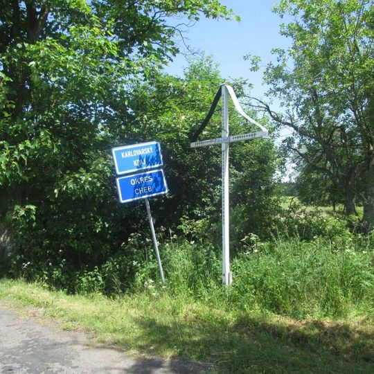 Kříž severně od Holubína