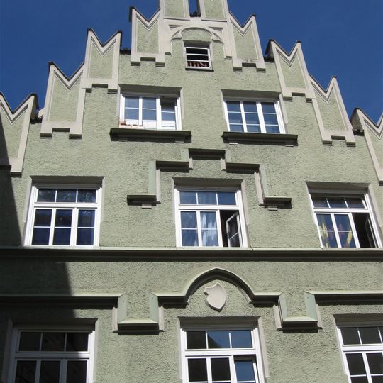 Wohn- und Geschäftshaus