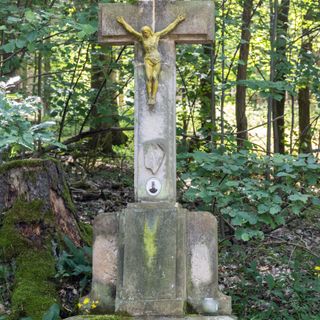 Pomník padlým a nezvěstným v I. světové válce u Kalubic