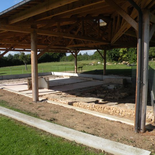 Maison à la cour en U de Vieux-la-Romaine