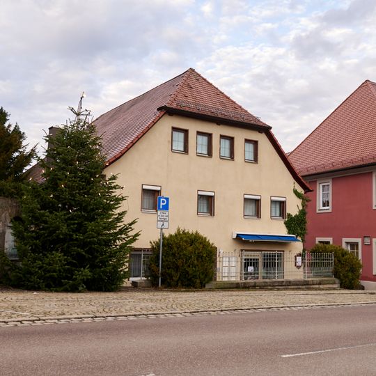 Wohn- und Geschäftshaus