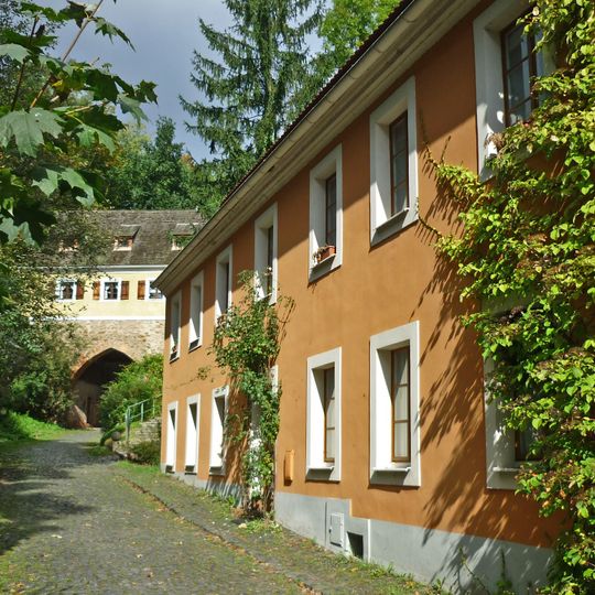 Wohnhaus in nach rechts geschlossener Bebauung mit Hecht Finstertorstraße 9