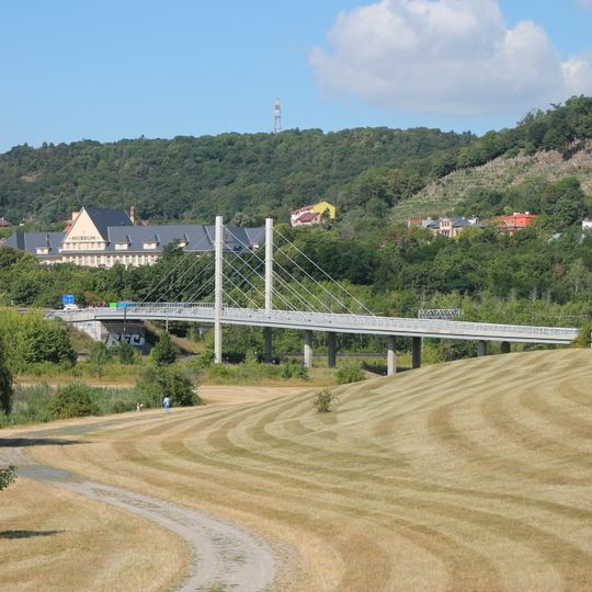 Zavěšený most přes Bílinu v Mostě