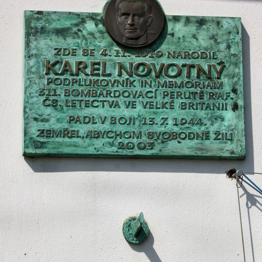 Pamětní deska Karla Novotného v Hrbově