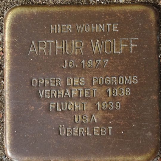 Stolperstein en memoria de Arthur Wolff