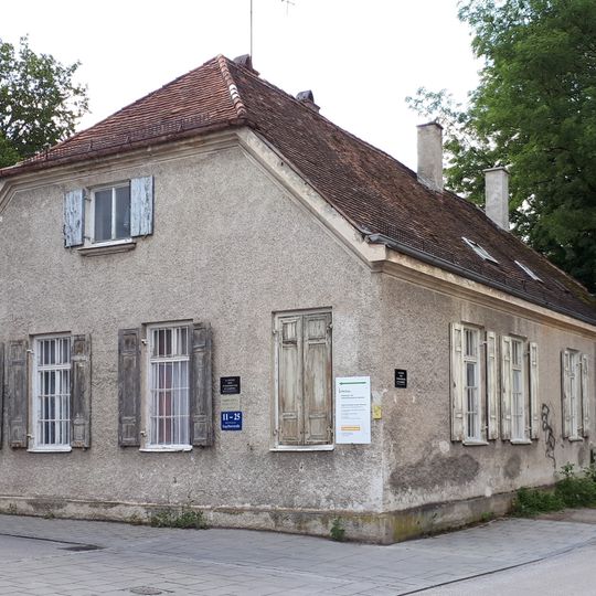 Engelbertstraße 13/15, Munich