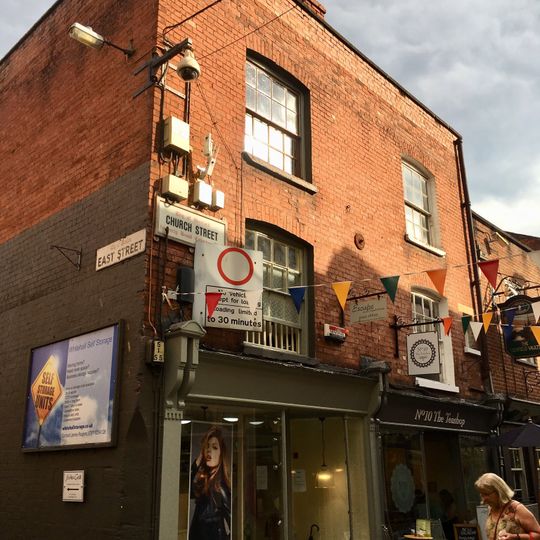 9 and 10, Church Street