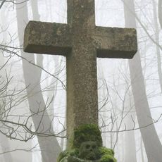 Křížek u parkoviště u Hasištejna