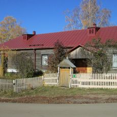 Здание воинской казармы этапного пункта Сибирского тракта (Дебёсы)