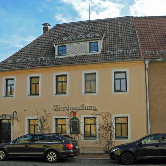 Wohnhaus mit Hofflügel, in halboffener Bebauung Rosenstraße 15