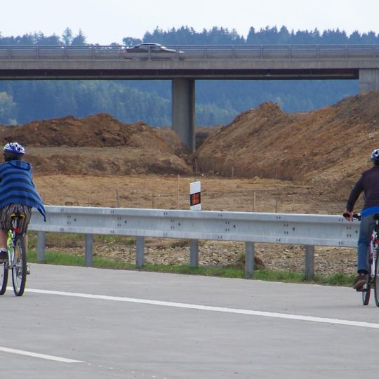 Bridge of road 101 over Pražský okruh in Jesenice