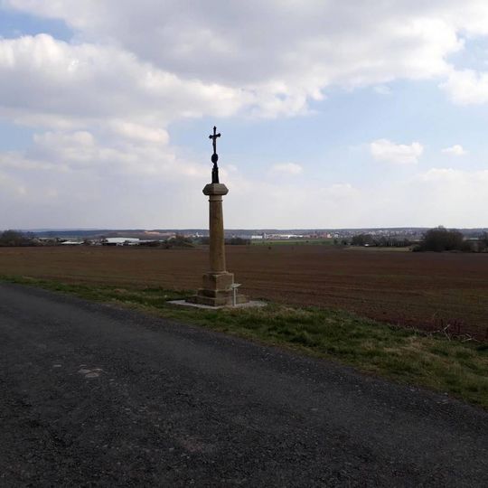 Kříž západně od Úherců