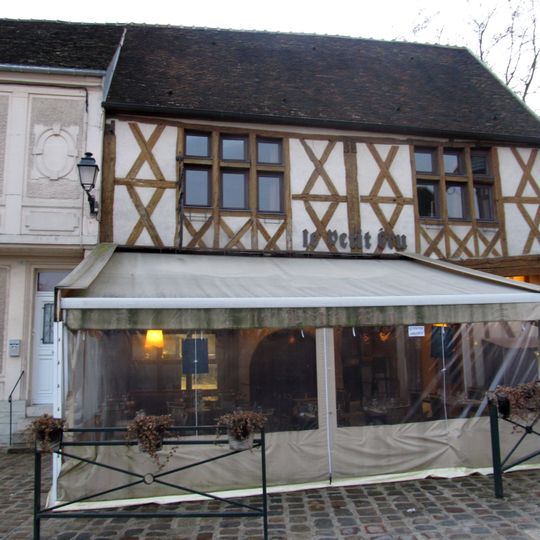 Maison, 9 place du Châtel