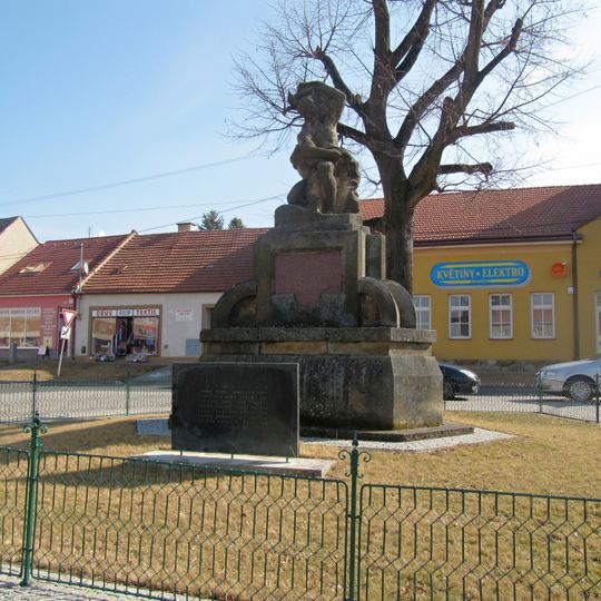 Pomník padlým na Náměstí v Koryčanech