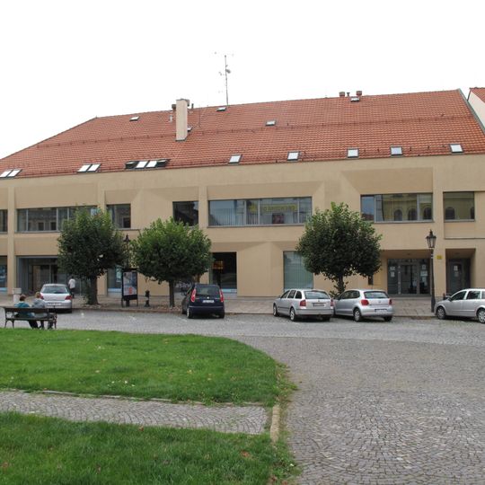 Alšovo náměstí 2