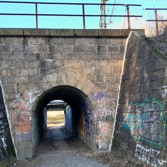 Most tišnovské trati přes cyklostezku u královopolského nádraží