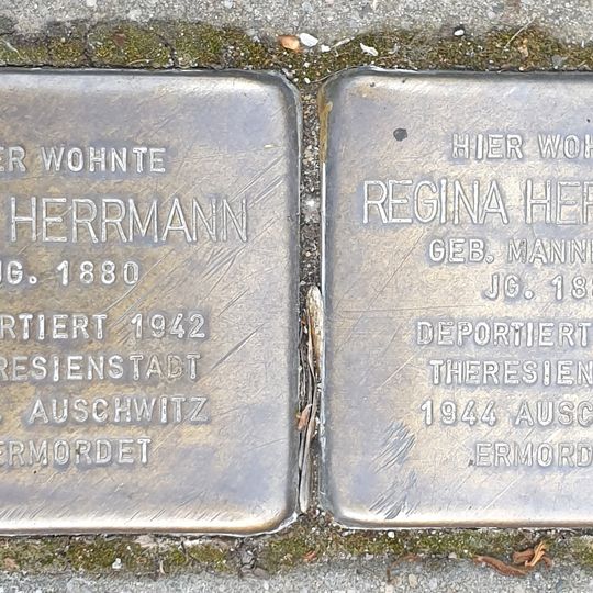 Stolperstein en memoria de Regina Herrmann
