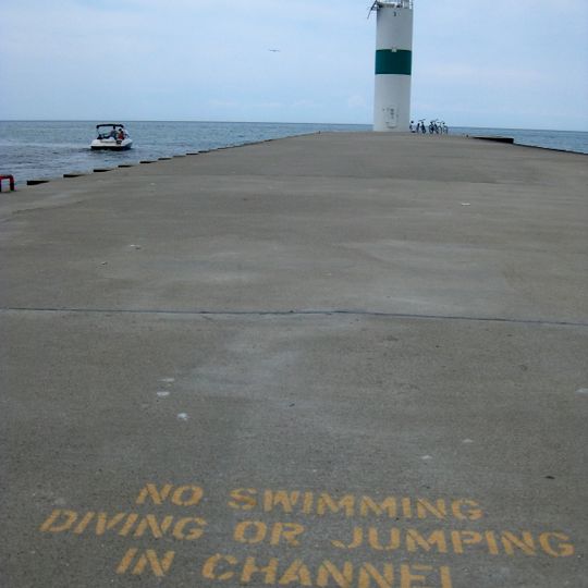 Pentwater North Pierhead Light