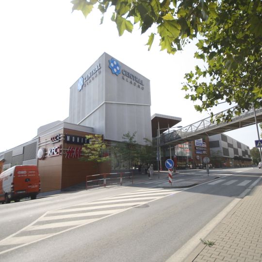 Lávka do obchodního domu Central Kladno