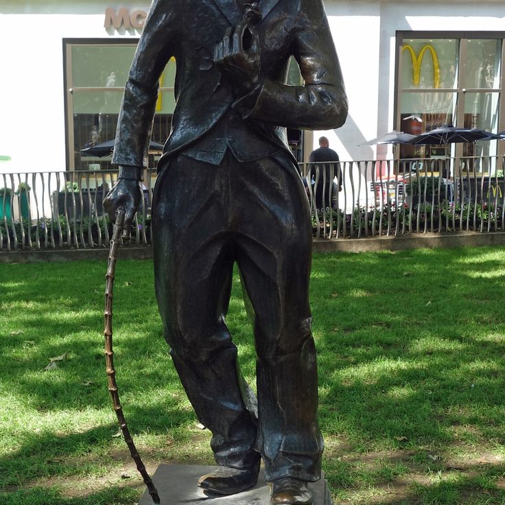 Charlie Chaplin Statue