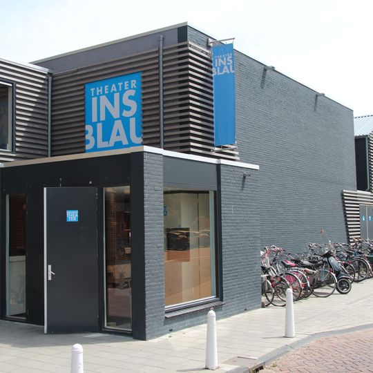 Theater Ins Blau