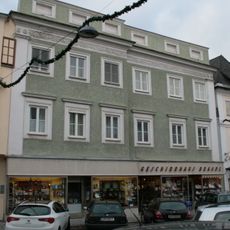 Wohn- und Geschäftshaus